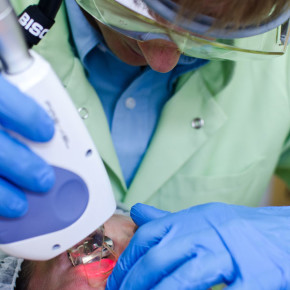 LASER FRAKCYJNY – ZASADY DZIAŁANIA I MOŻLIWE POWIKŁANIA LASER FRAKCYJNY – ZASADY DZIAŁANIA I MOŻLIWE POWIKŁANIA